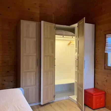 בית נופש Dolomitiwoodyhouse *